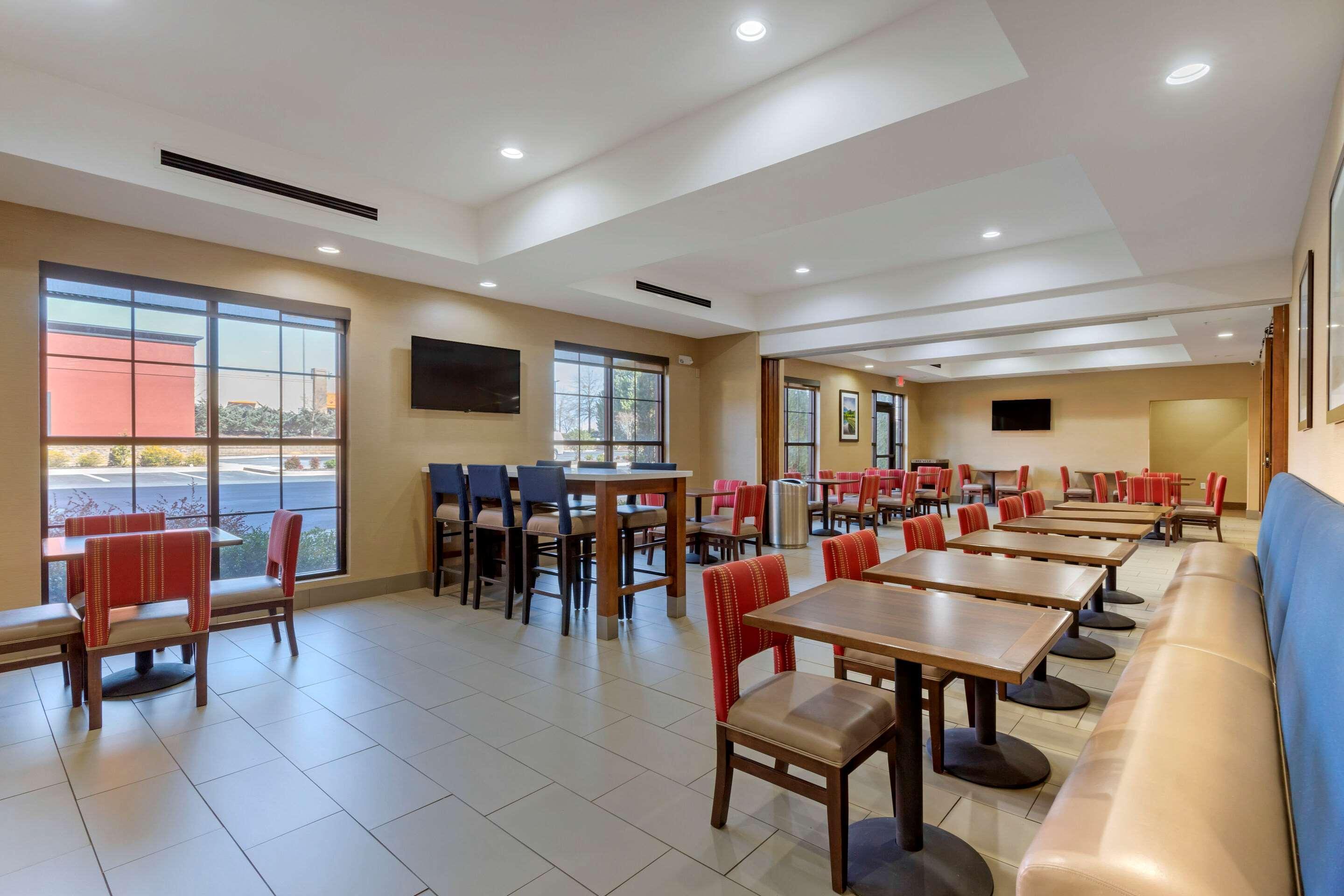 Comfort Suites Greenville South Piedmont Exterior foto